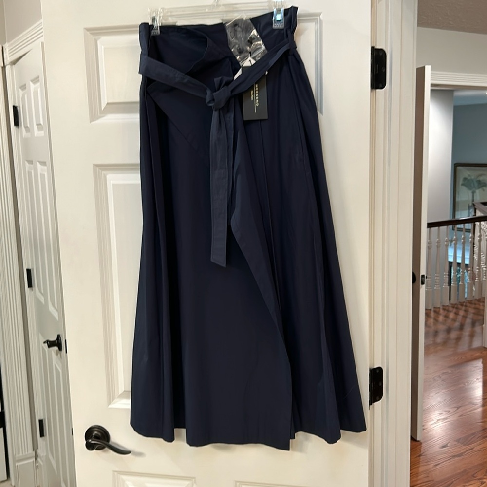 Weekend MaxMara navy paper bag waist midi wrap around skirt. New with tags